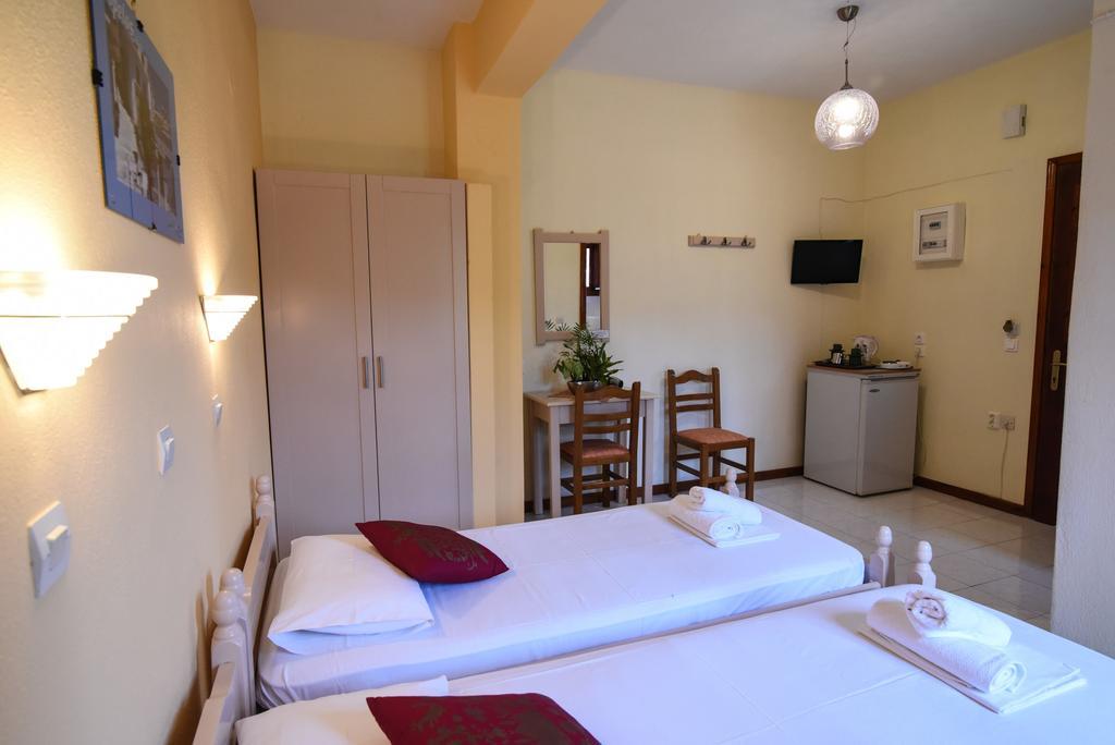 Studios Filippos Skopelos stad Rum bild