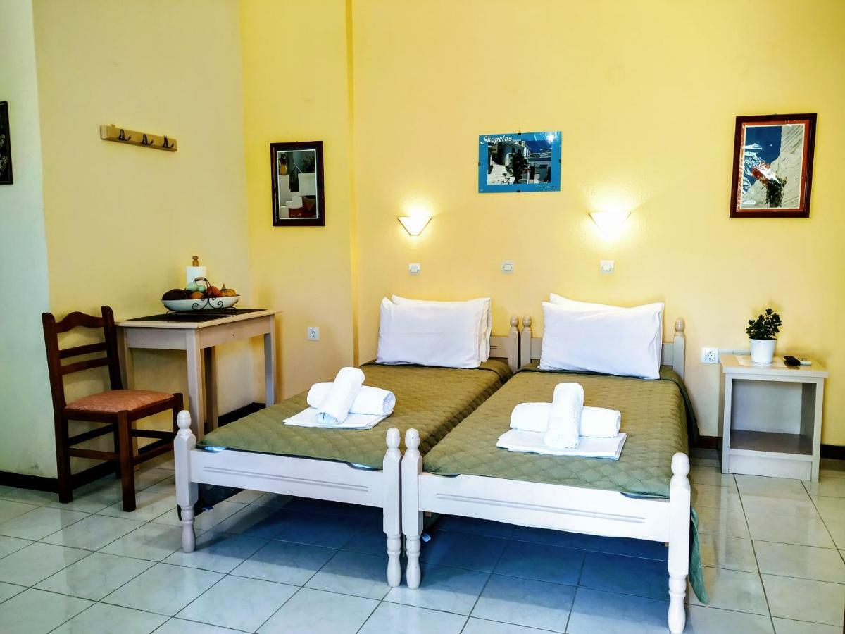 Studios Filippos Skopelos stad Exteriör bild