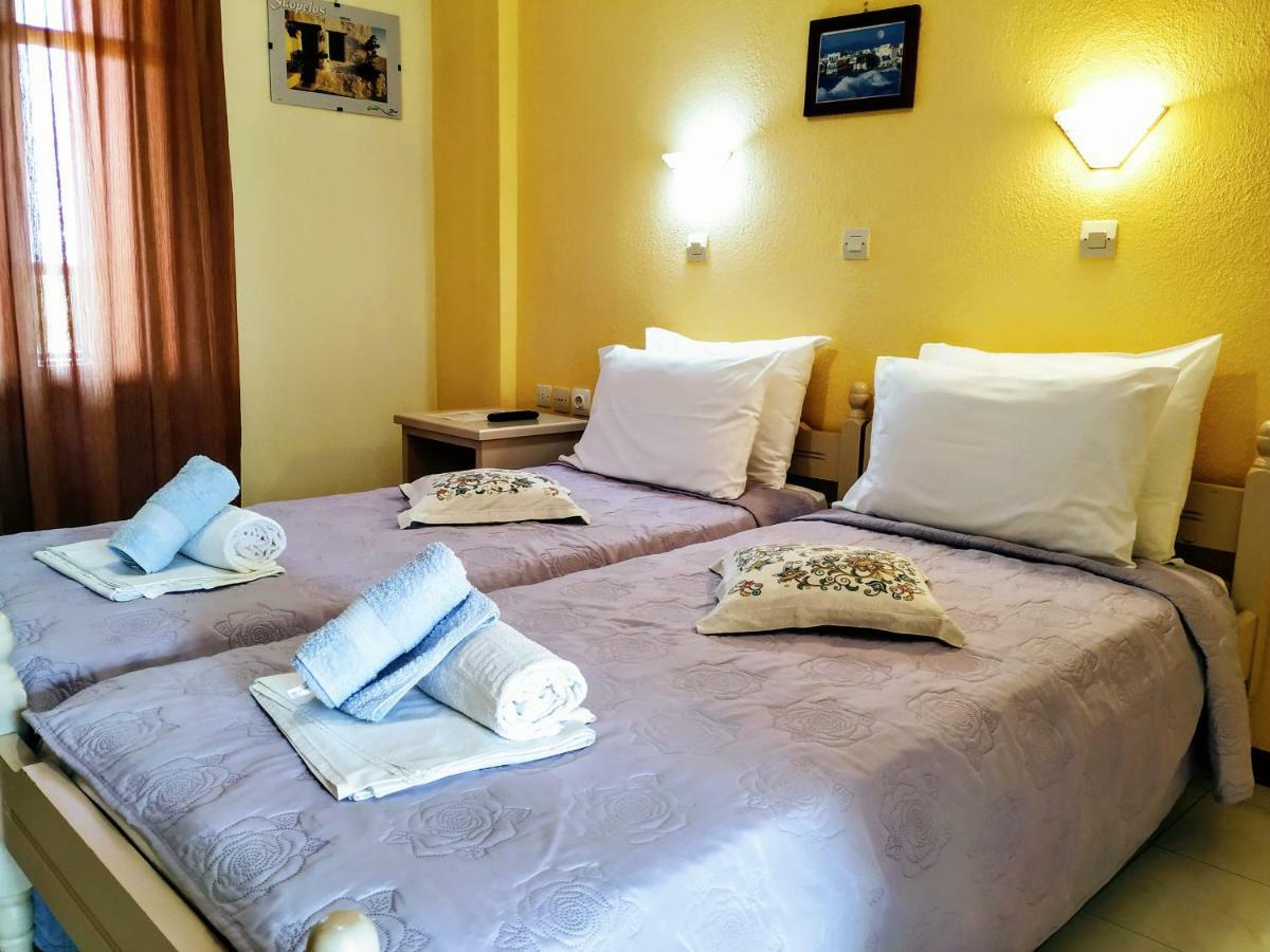 Studios Filippos Skopelos stad Rum bild